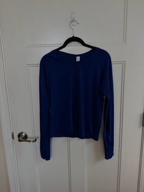 Lululemon Swiftly long sleeve (race length) in Larkspur blue. Size 10.